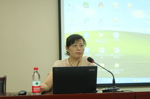 英语学院举办年度教学工作总结会暨教研报告会